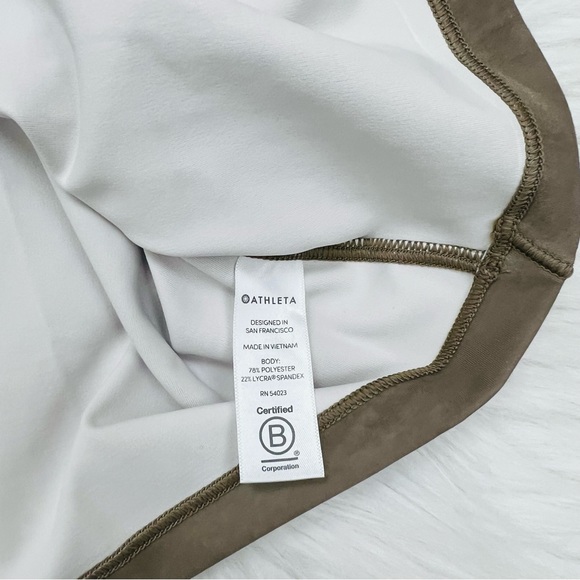 Athleta Shanti Watercolor Stripe Cropped Hem Lycra Spandex Blend Work Out Top - Picture 6 of 12